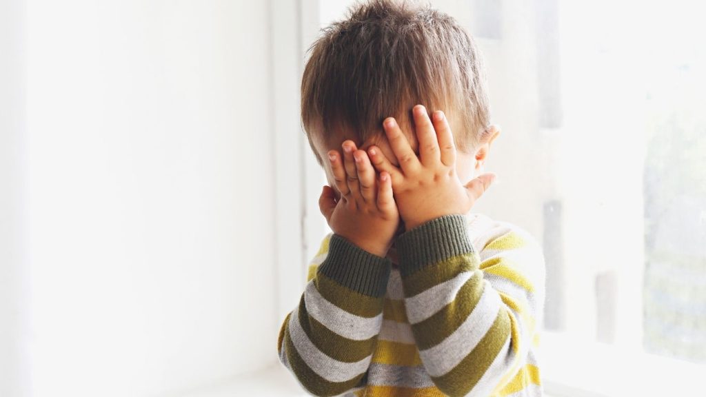 anak usia 6 bulan tidak bisa kontak mata